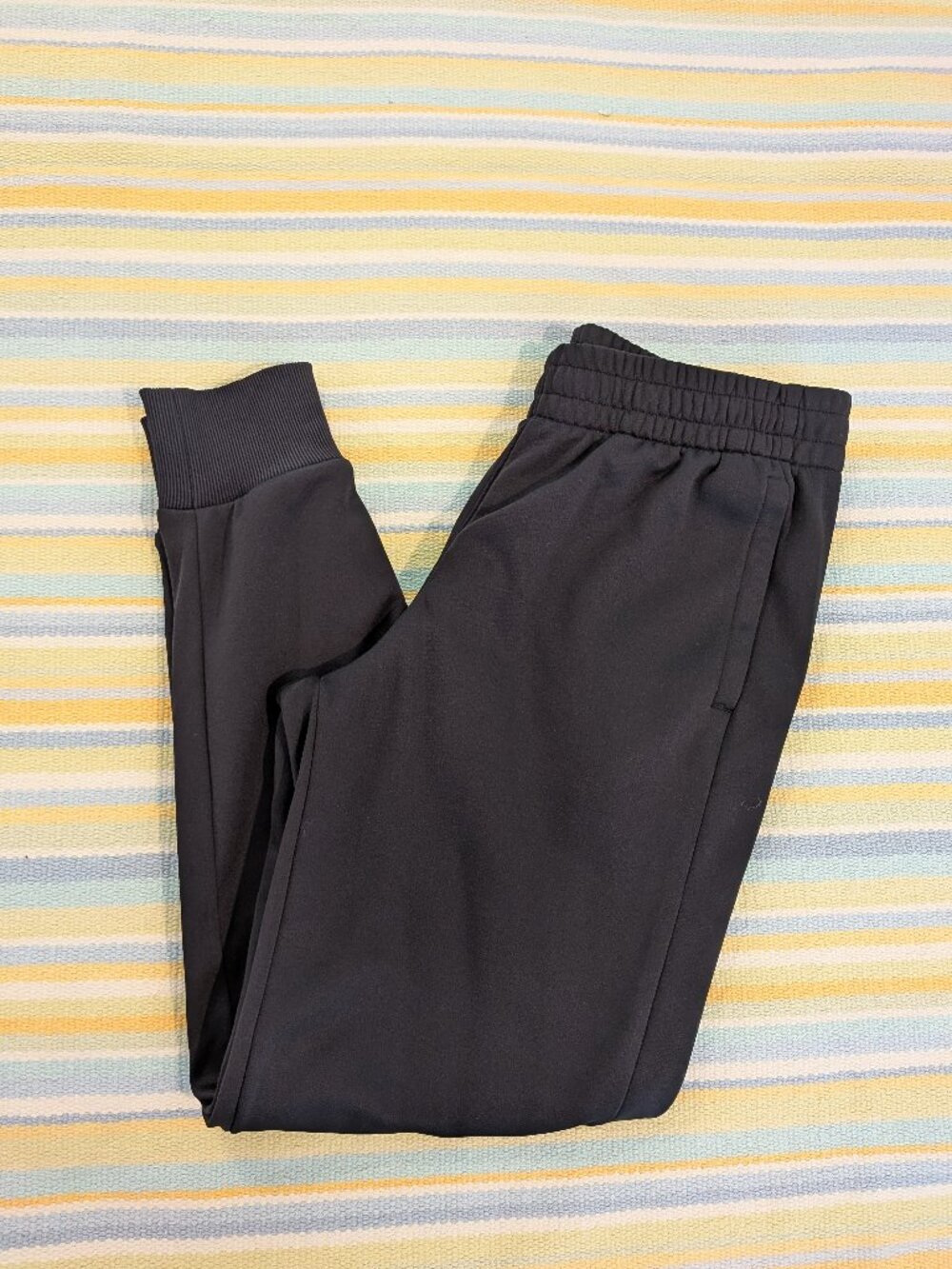 Under Armour Men's Size Medium Armour Fleece Joggers Black Tapered Sweatpants M